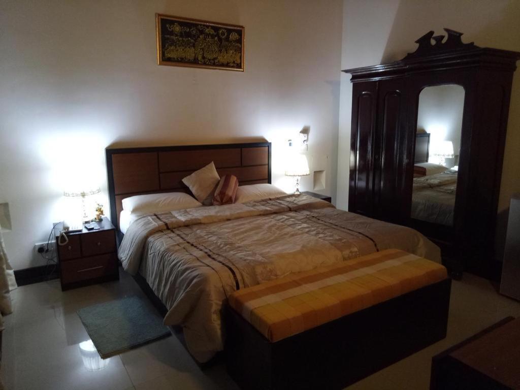 Nelinsa Residence Канди Екстериор снимка