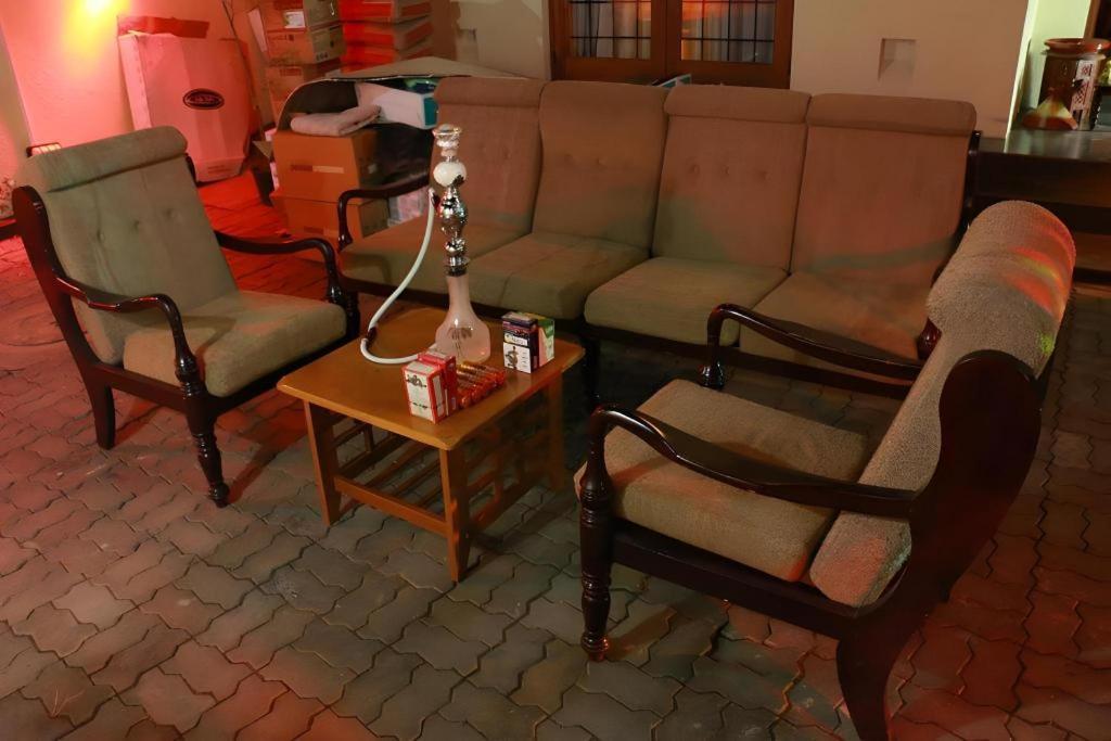 Nelinsa Residence Канди Екстериор снимка