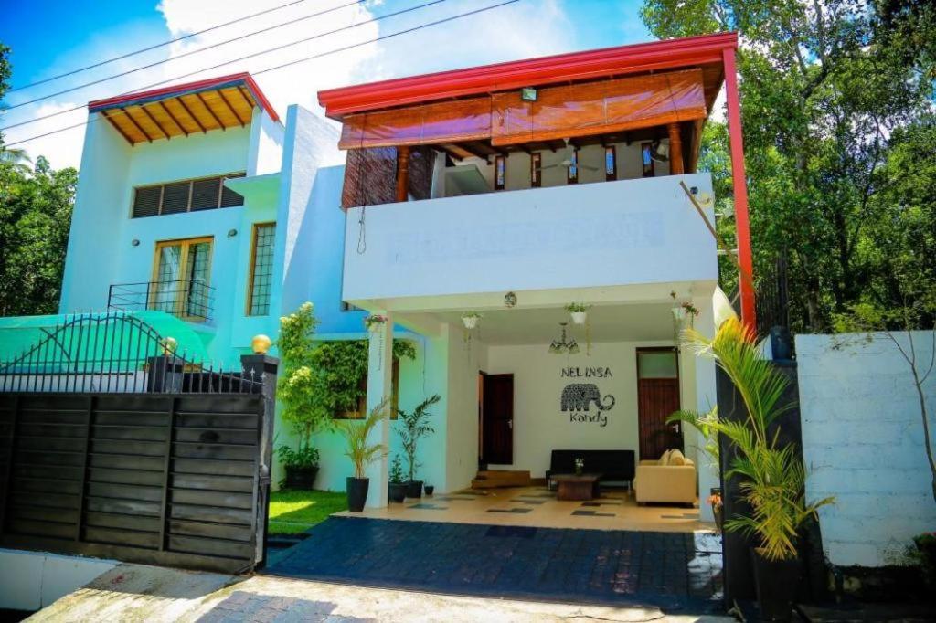 Nelinsa Residence Канди Екстериор снимка